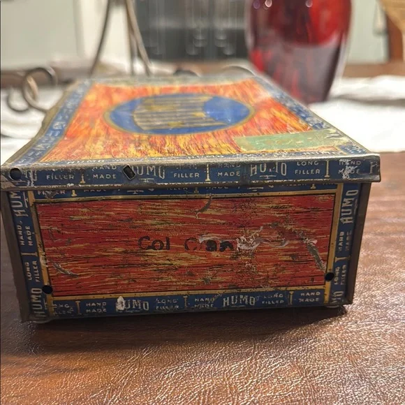 Humo All Quality Cigar Box with Blue and Orange Design - Picture 5 of 9